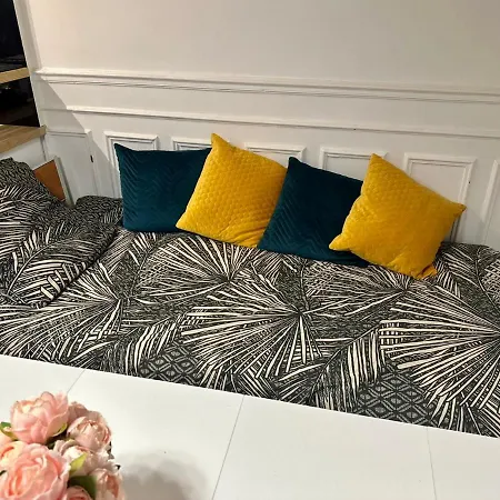 3 Pieces Champs-elysees, Ternes, Porte Maillot, 17eme Apartment